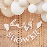 'baby shower' felhős babaváró felirat